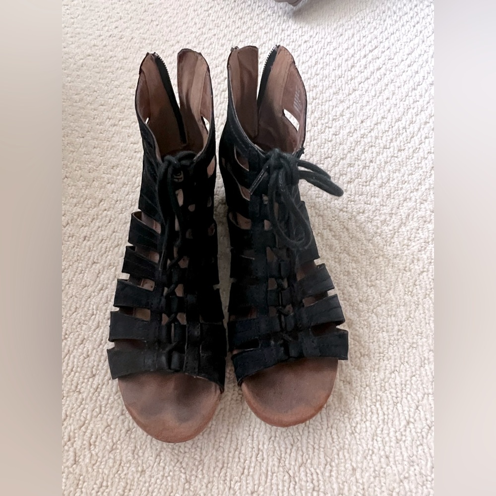 Black suede sandals. Great condition size 8.5